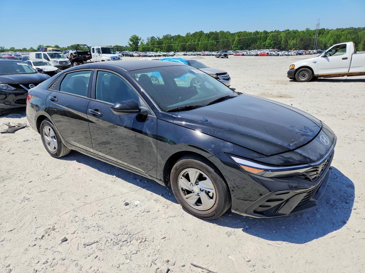 2026 Hyundai Elantra Se - Image 4