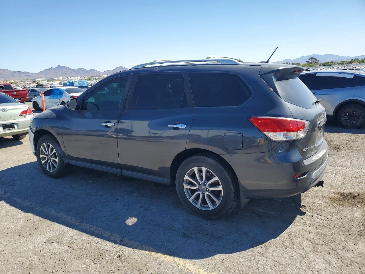 2014 Nissan Pathfinder - Image 2