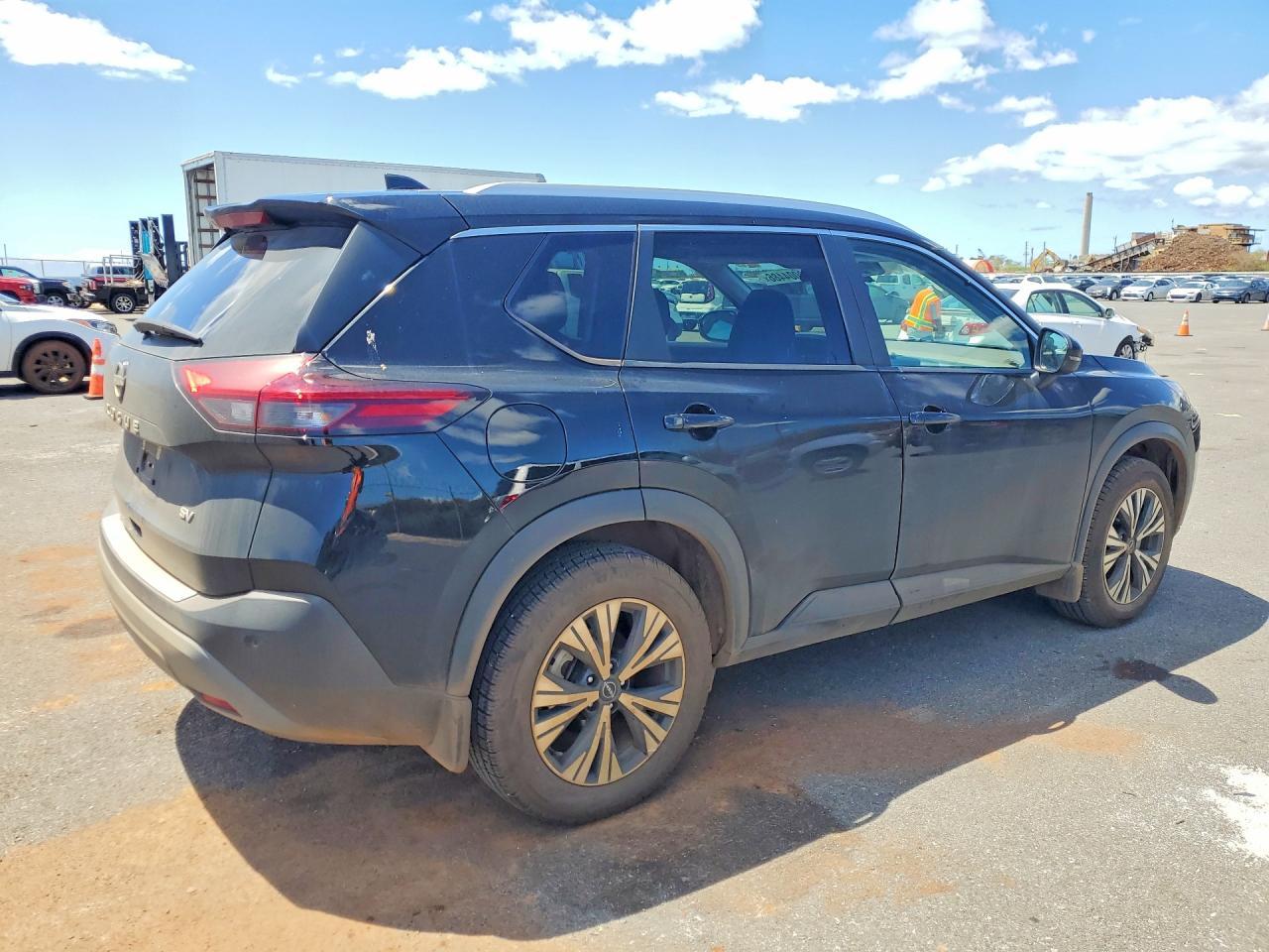 2022 Nissan Rogue Sv - Image 3