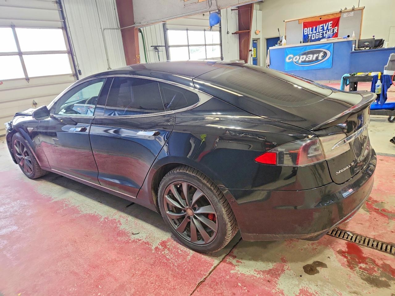 2016 Tesla Model S - Image 2