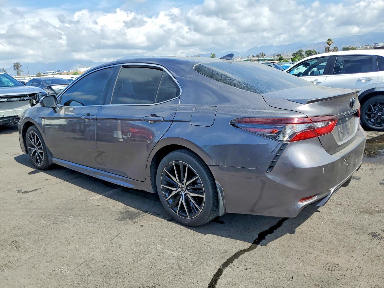 2023 Toyota Camry Se - Image 2