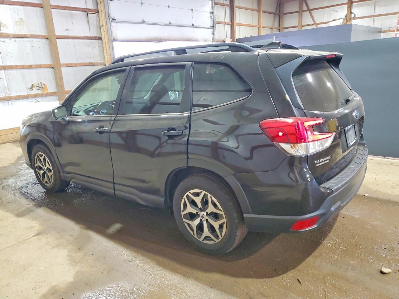 2020 Subaru Forester Premium - Фото 2