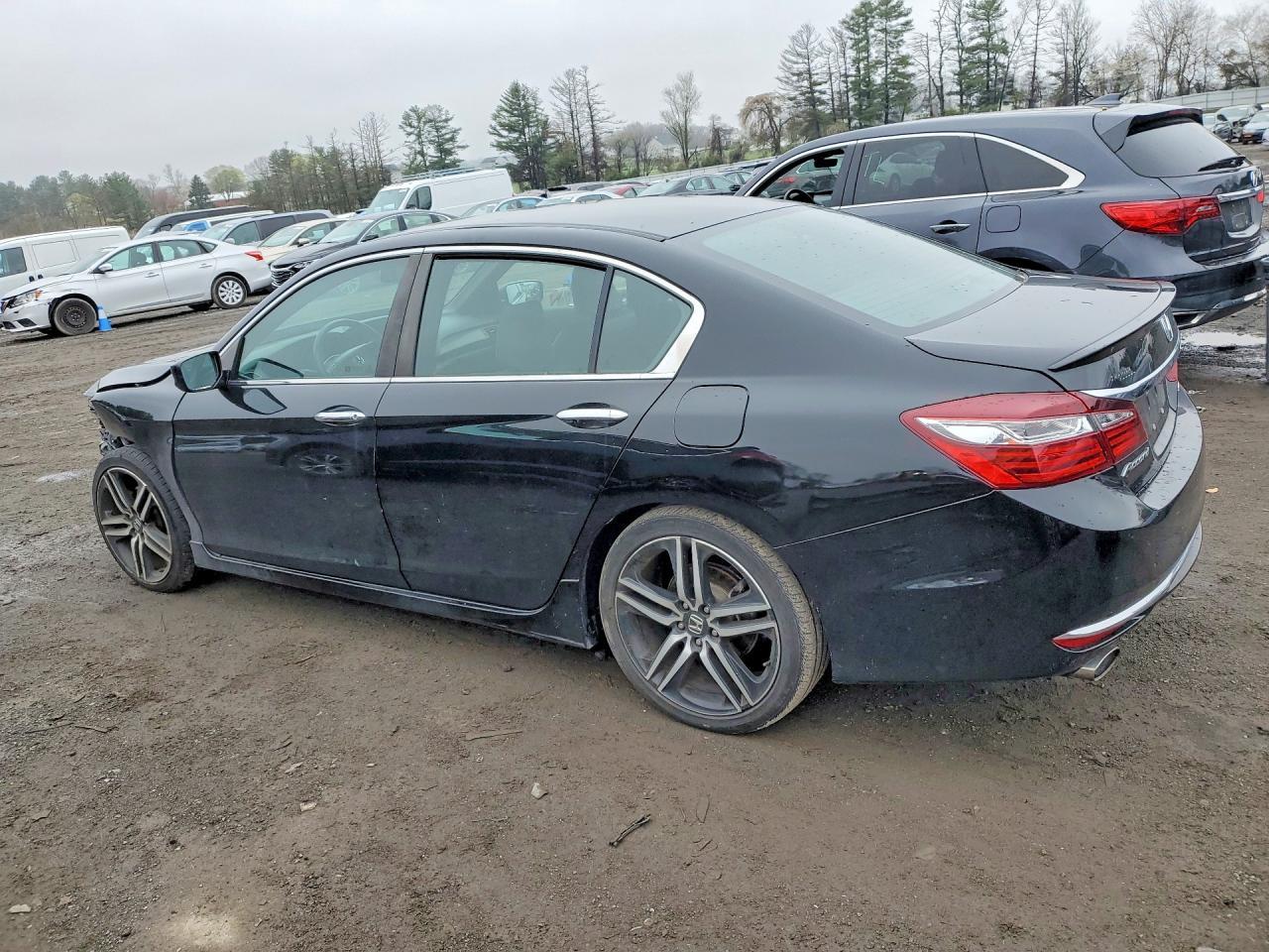 2017 Honda Accord Sport - Image 2