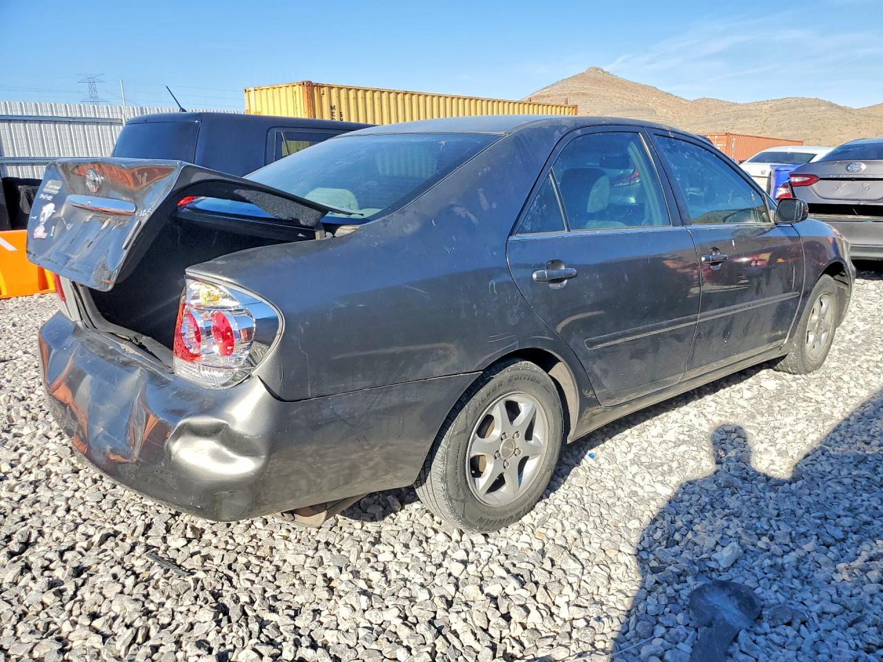 2005 Toyota Camry Le - Фото 3