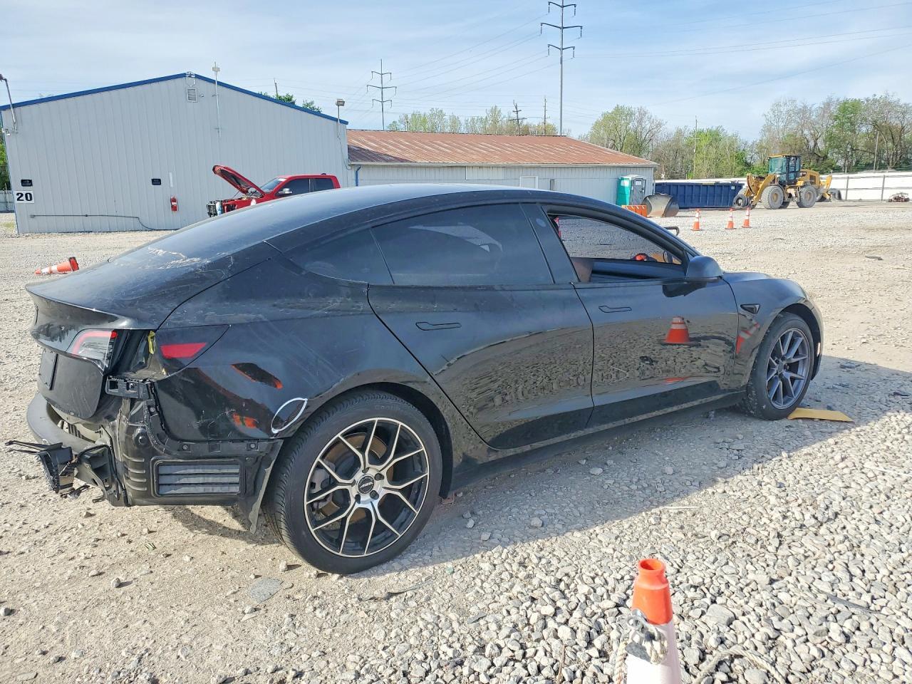 2023 Tesla Model 3 - Фото 3