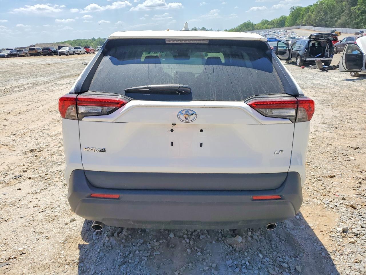 2025 Toyota Rav4 Le - Image 6