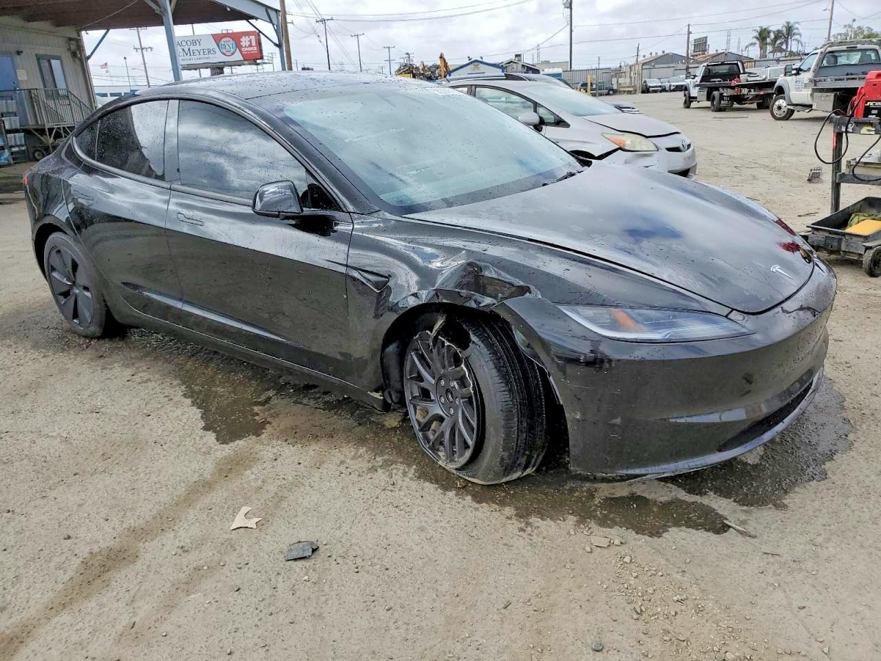 2024 Tesla Model 3 - Фото 4