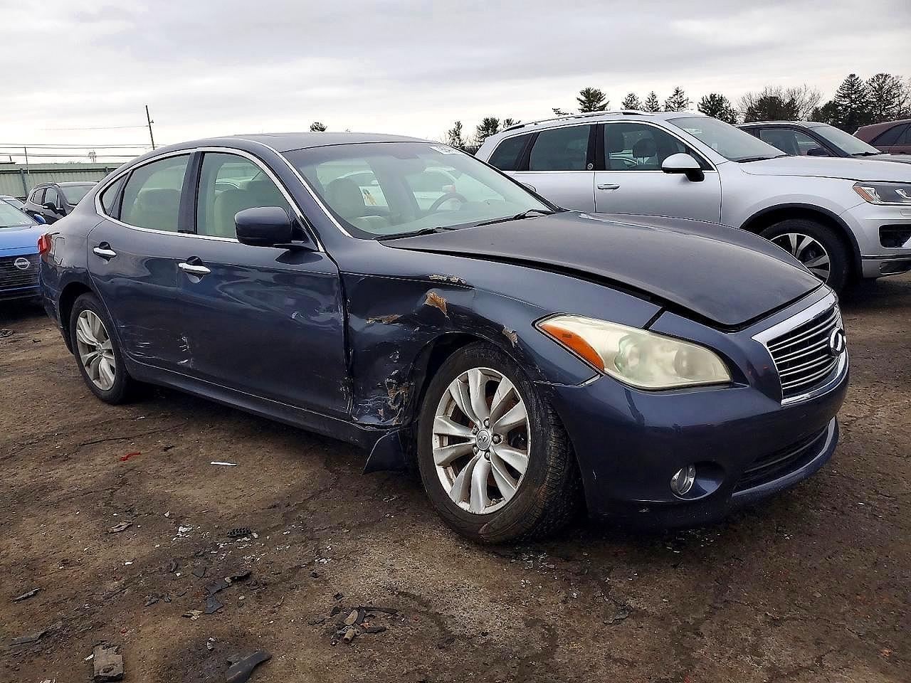 2011 Infiniti M37 X - Фото 4