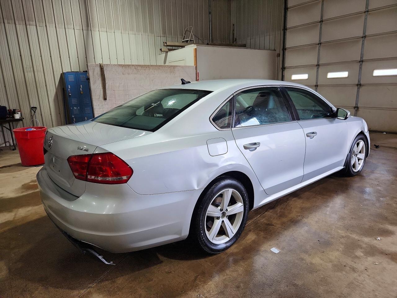 2015 Volkswagen Passat Se - Image 3