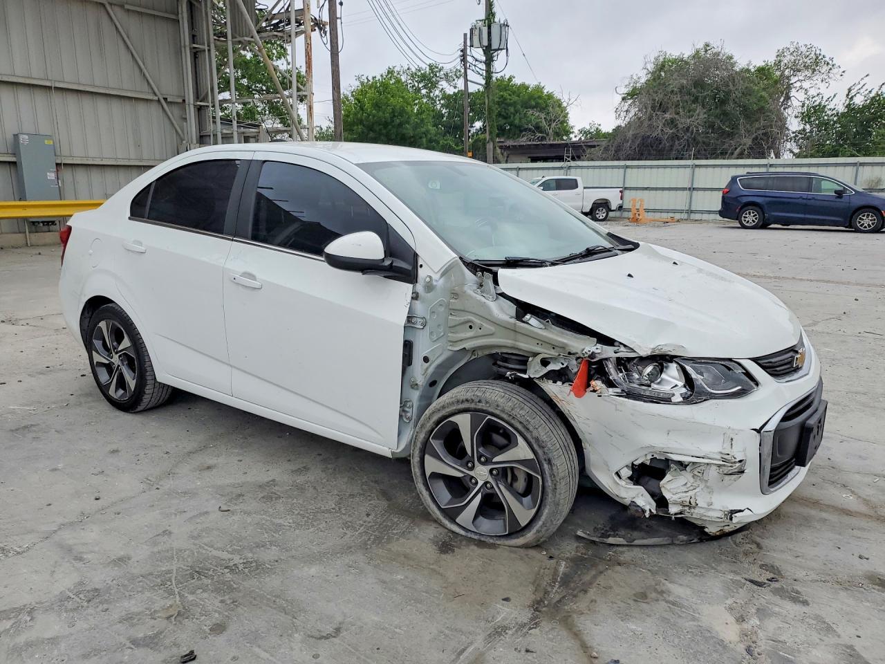 2020 Chevrolet Sonic Premier - Фото 4