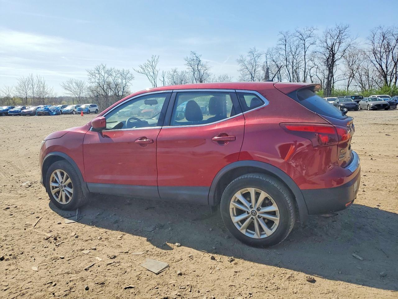 2019 Nissan Rogue Sport S - Фото 2