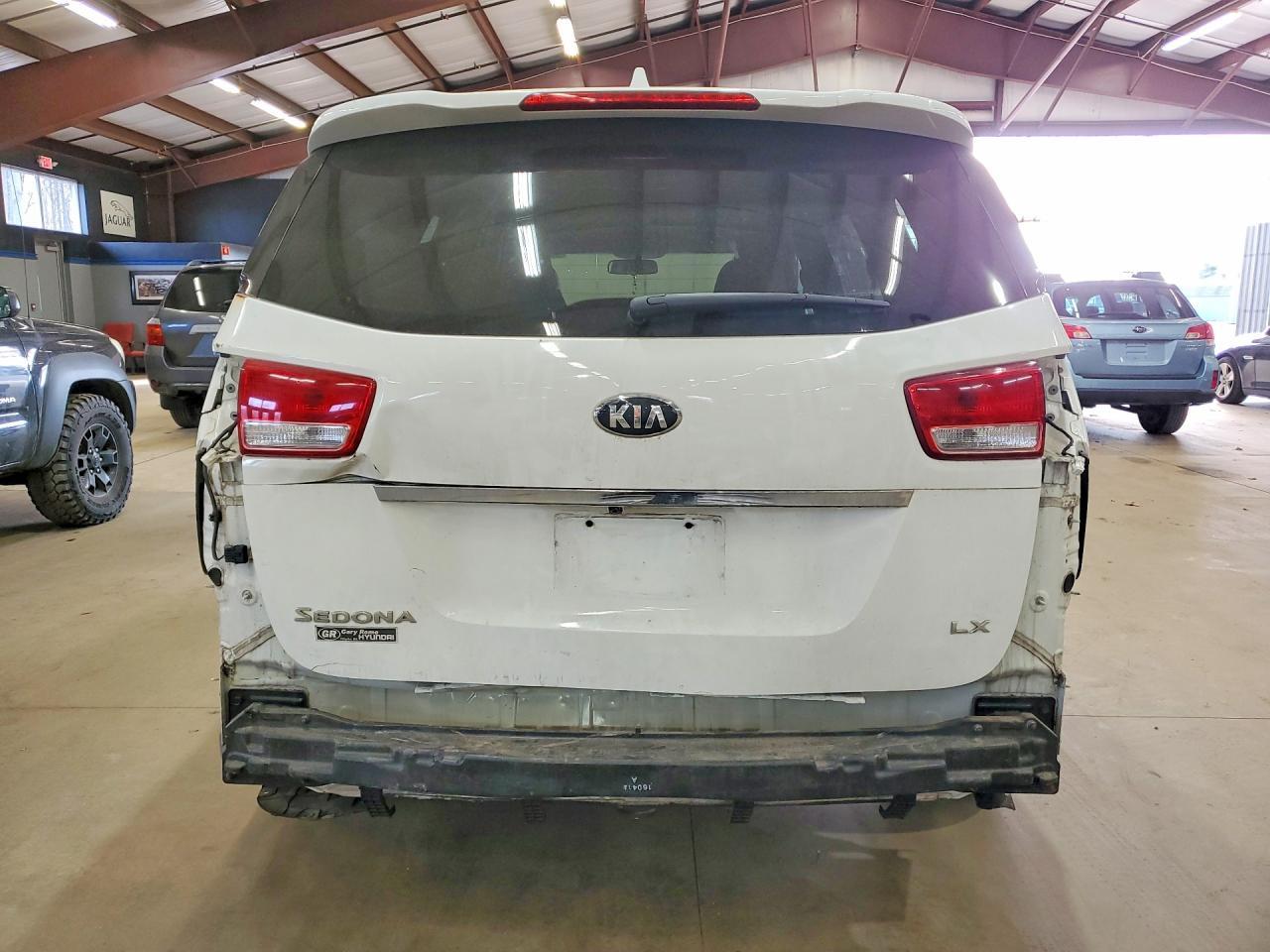 2017 Kia Sedona Lx - Image 6