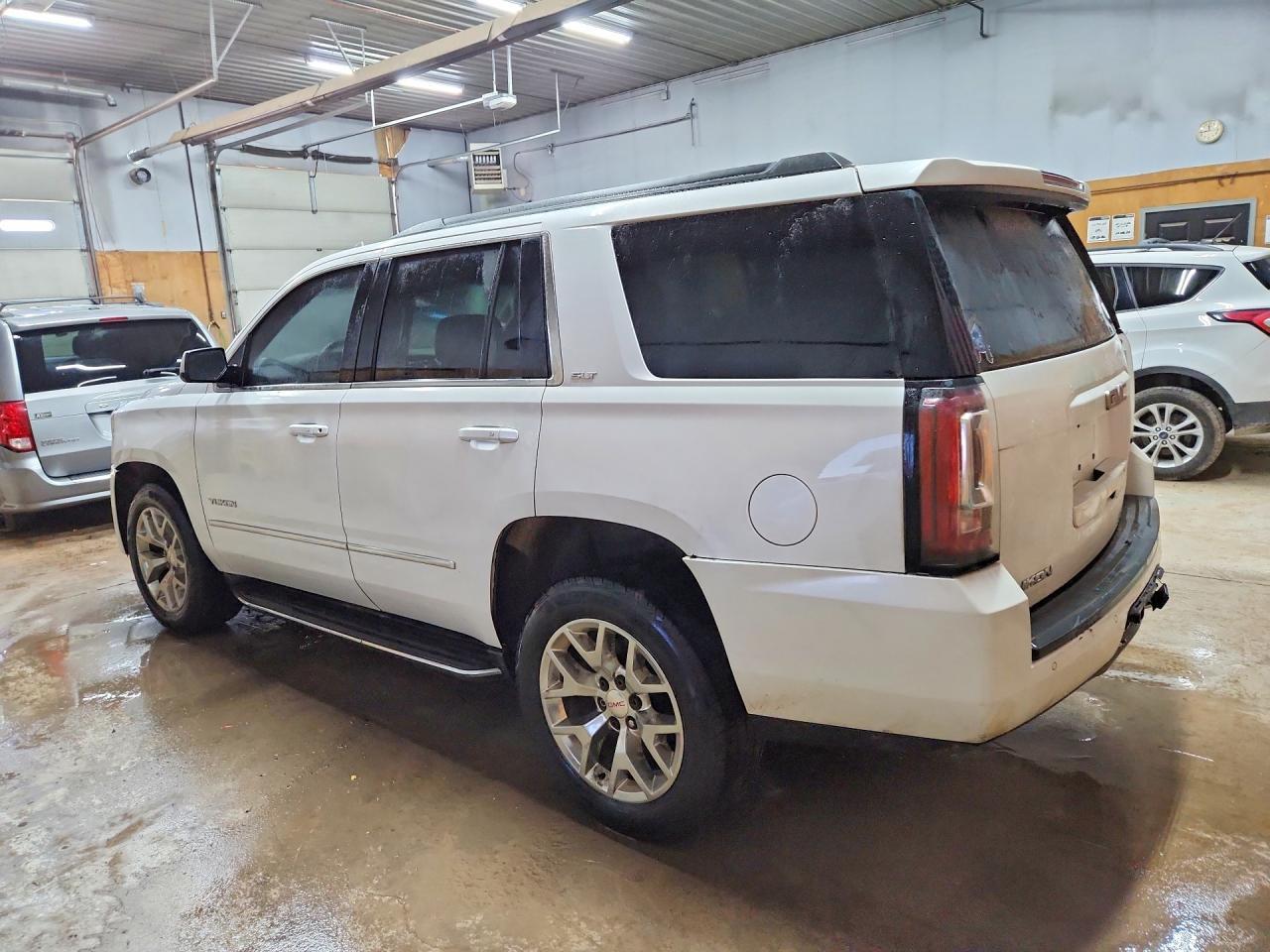 2016 GMC Yukon Slt - Фото 2