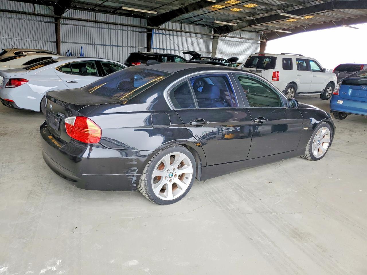 2006 BMW 330 I - Image 3