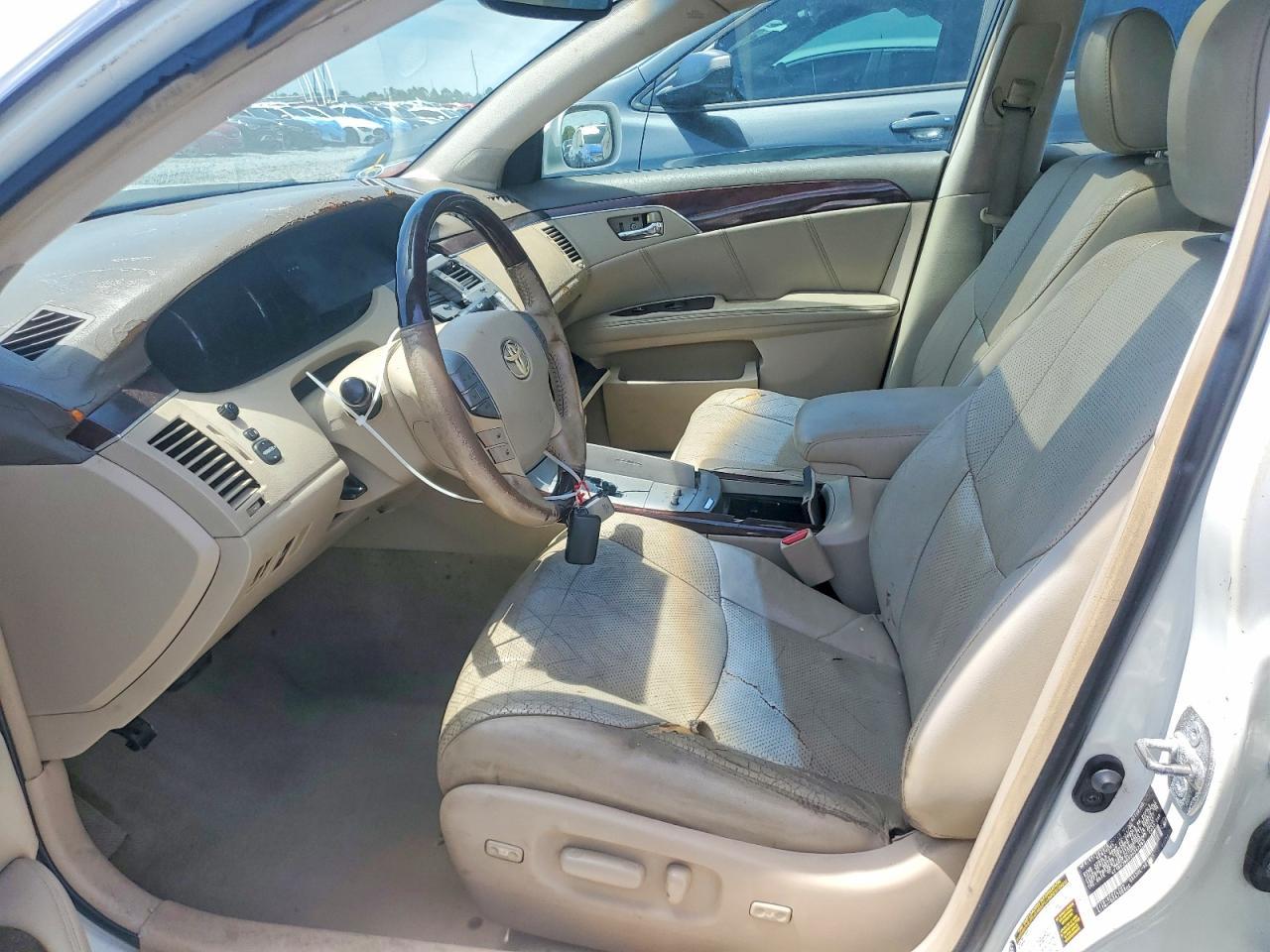2009 Toyota Avalon Limited - Image 7