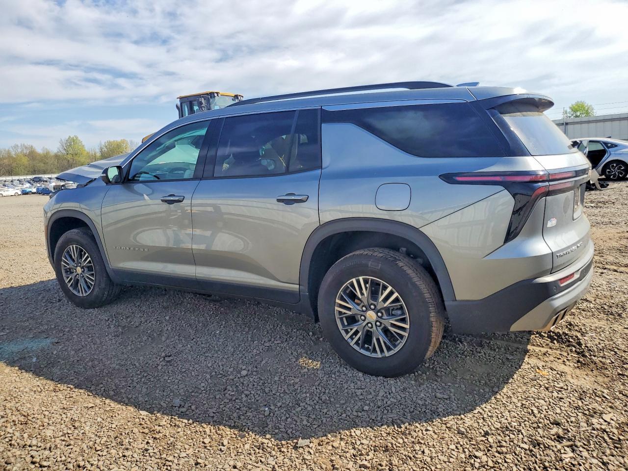 2025 Chevrolet Traverse Lt - Image 2