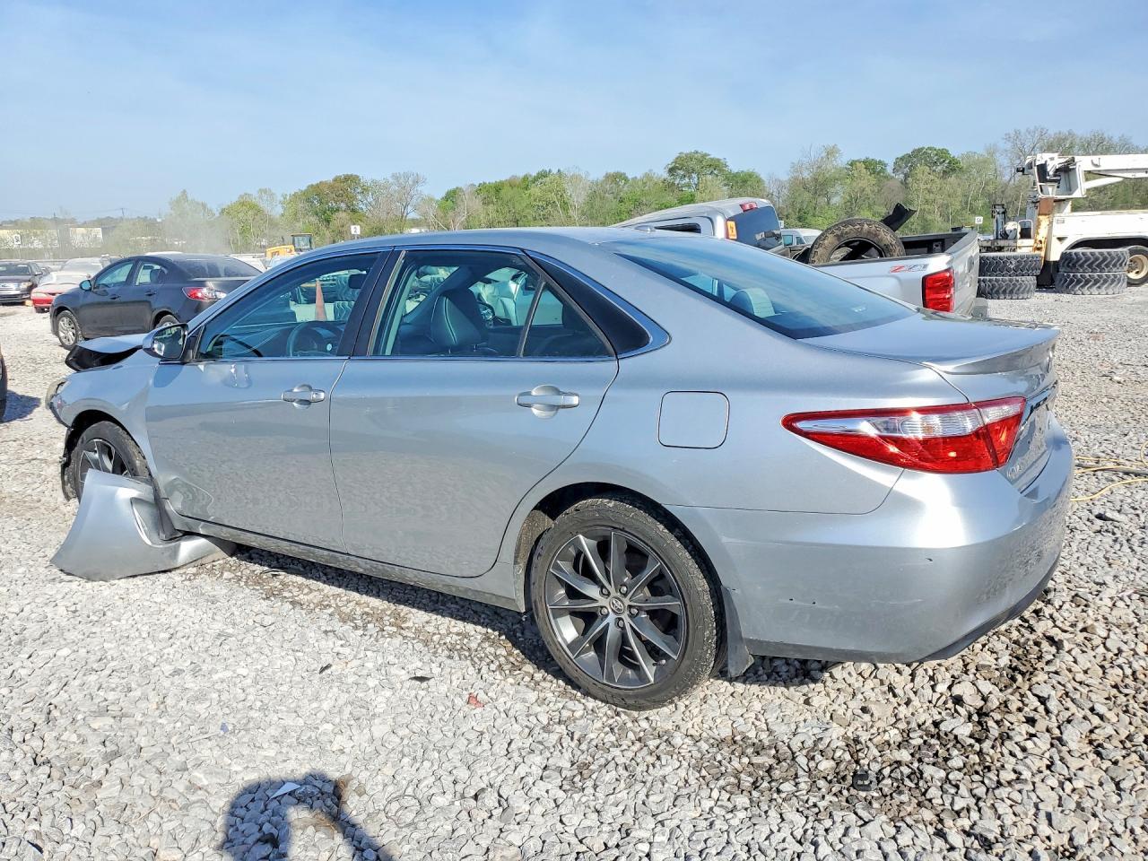 2016 Toyota Camry Xse - Фото 2