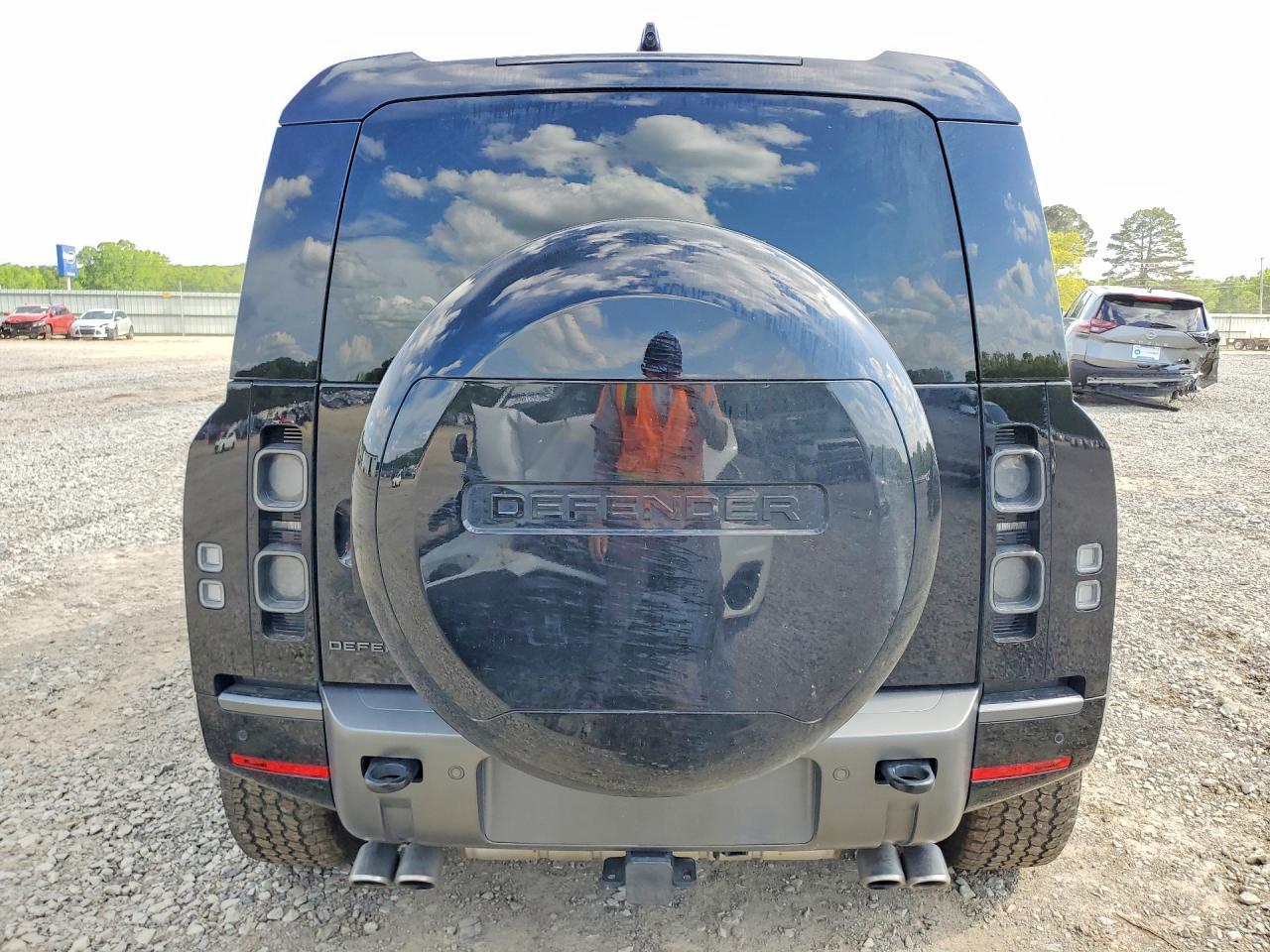 2025 Land Rover Defender 110 - Фото 6