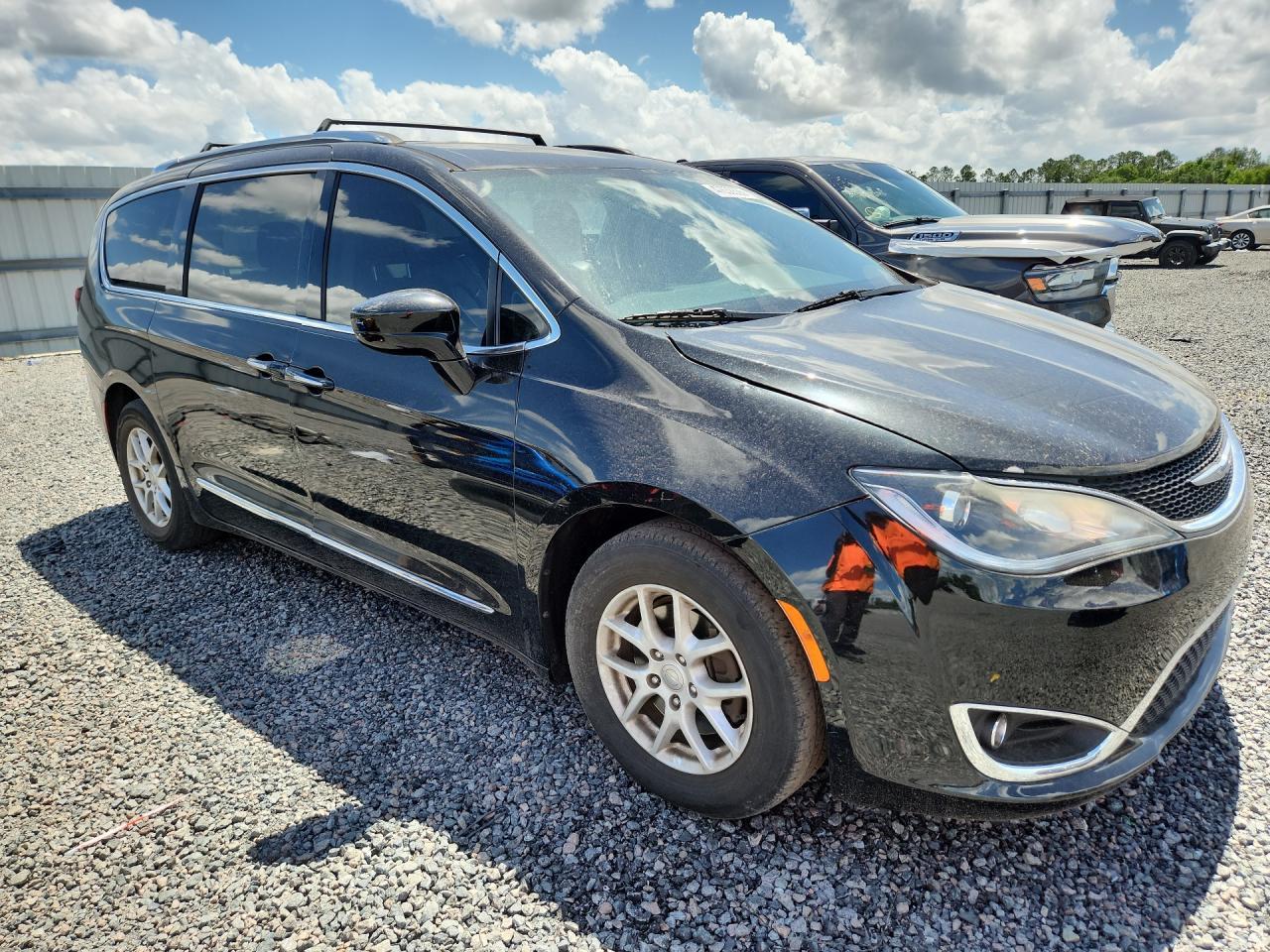 2019 Chrysler Pacifica Touring L - Image 4