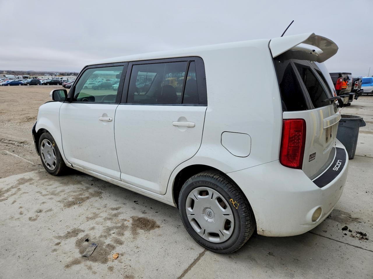 2009 Scion Xb Base - Фото 2