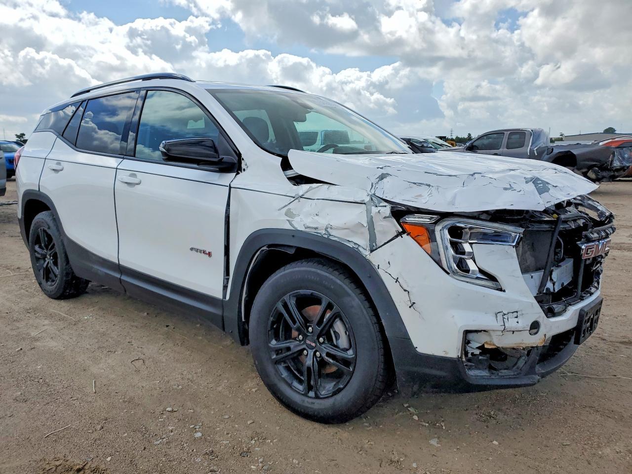 2022 GMC Terrain At4 - Фото 4