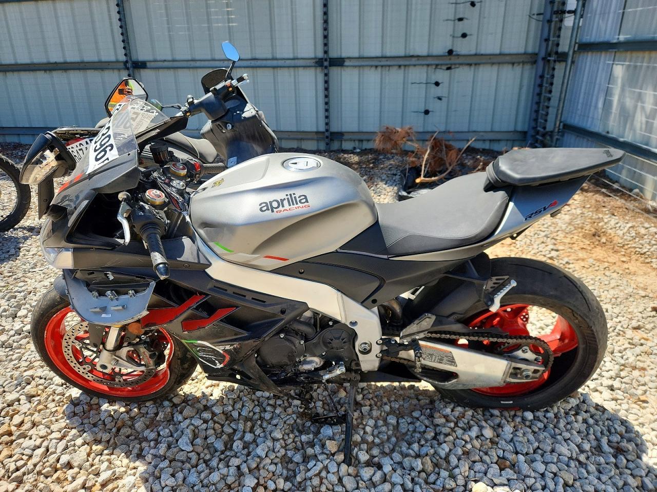 2024 Aprilia Rsv4 1100 - Фото 3
