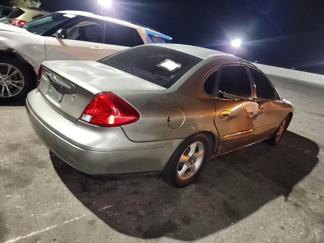2002 Ford Taurus Se - Фото 3
