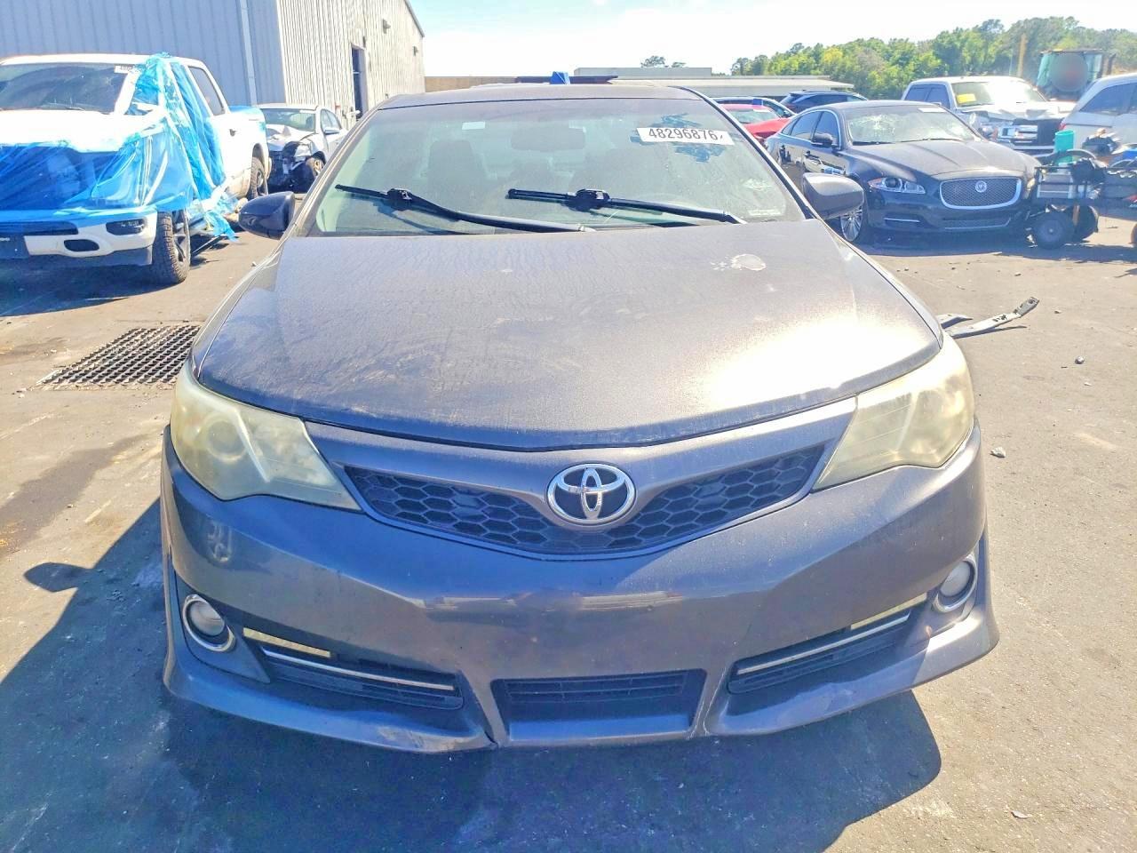 2014 Toyota Camry Se - Image 5