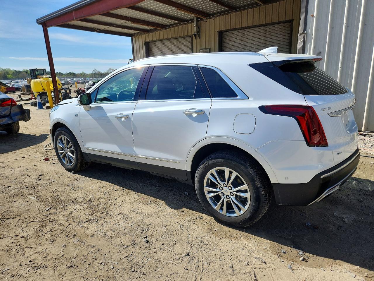 2023 Cadillac Xt5 Premium Luxury - Image 2