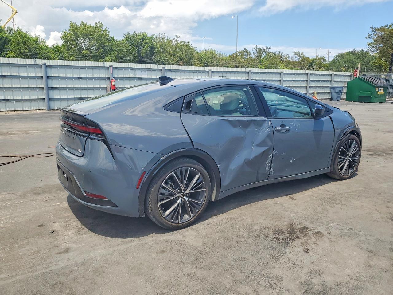 2025 Toyota Prius Limited - Фото 3