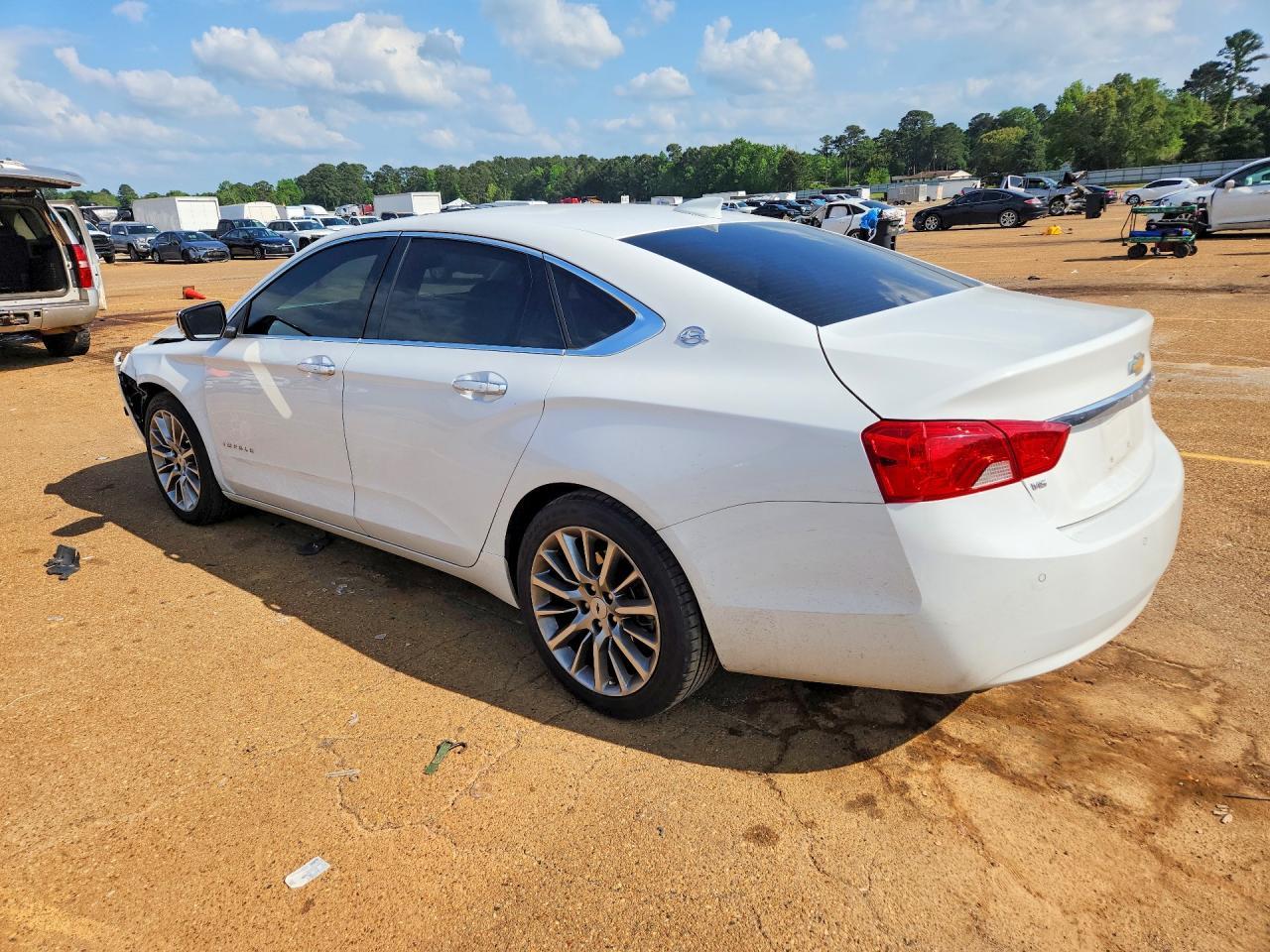 2015 Chevrolet Impala Lt - Фото 2