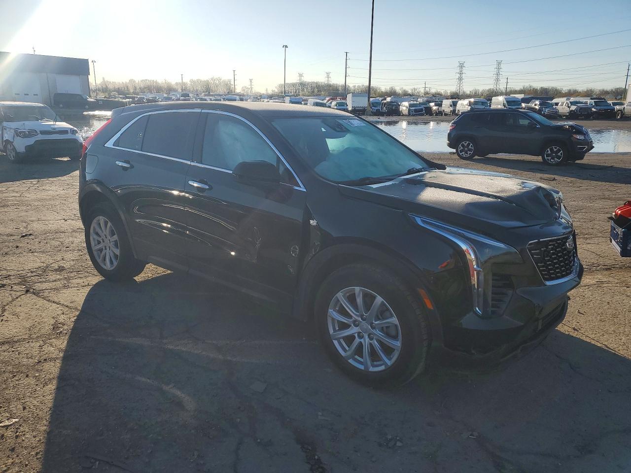 2022 Cadillac Xt4 Luxury - Image 4