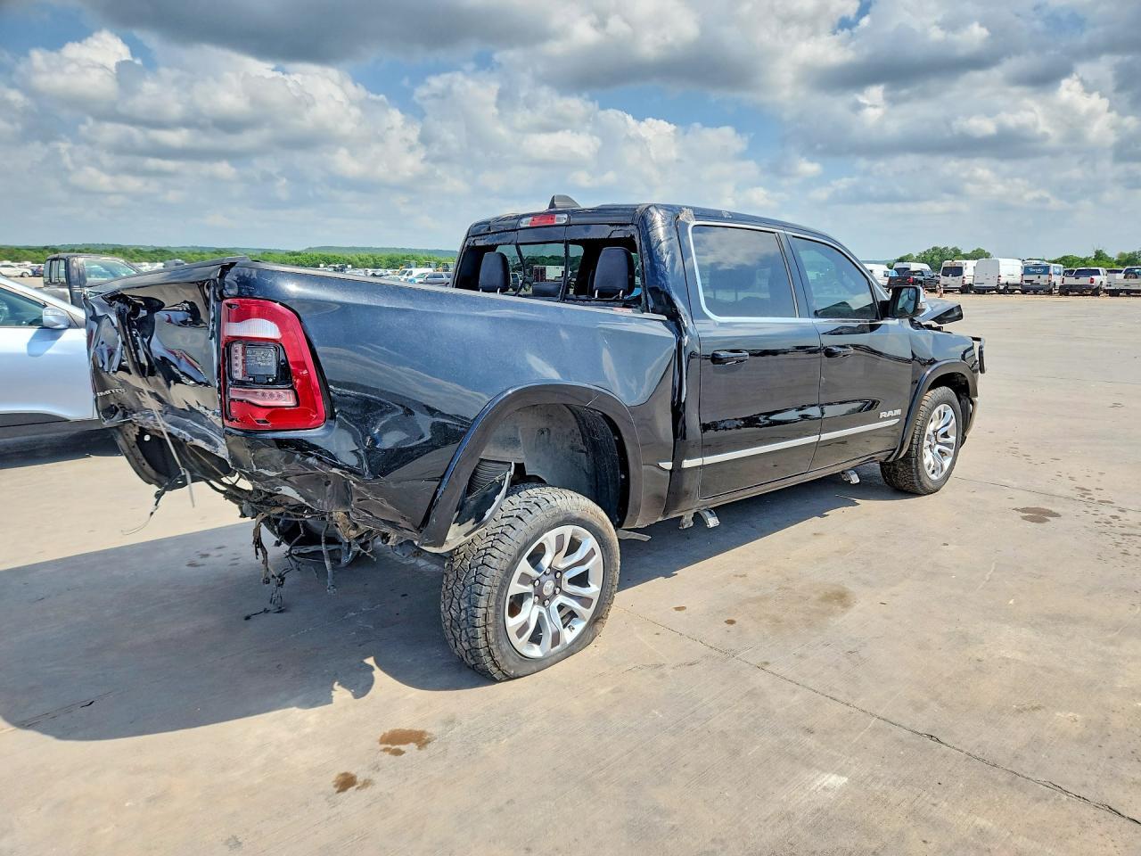 2023 Ram 1500 Limited - Фото 3