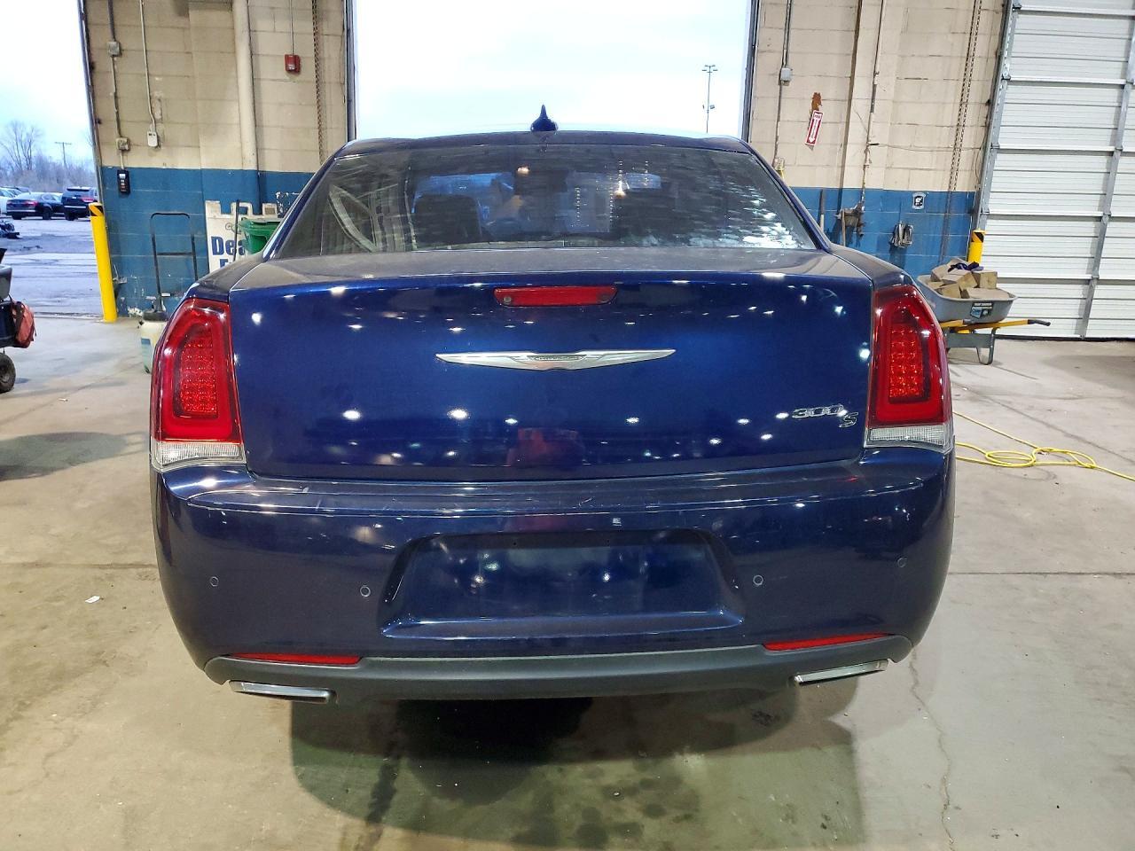 2015 Chrysler 300 S - Фото 6