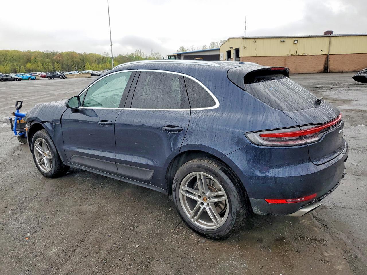 2021 Porsche Macan - Image 2