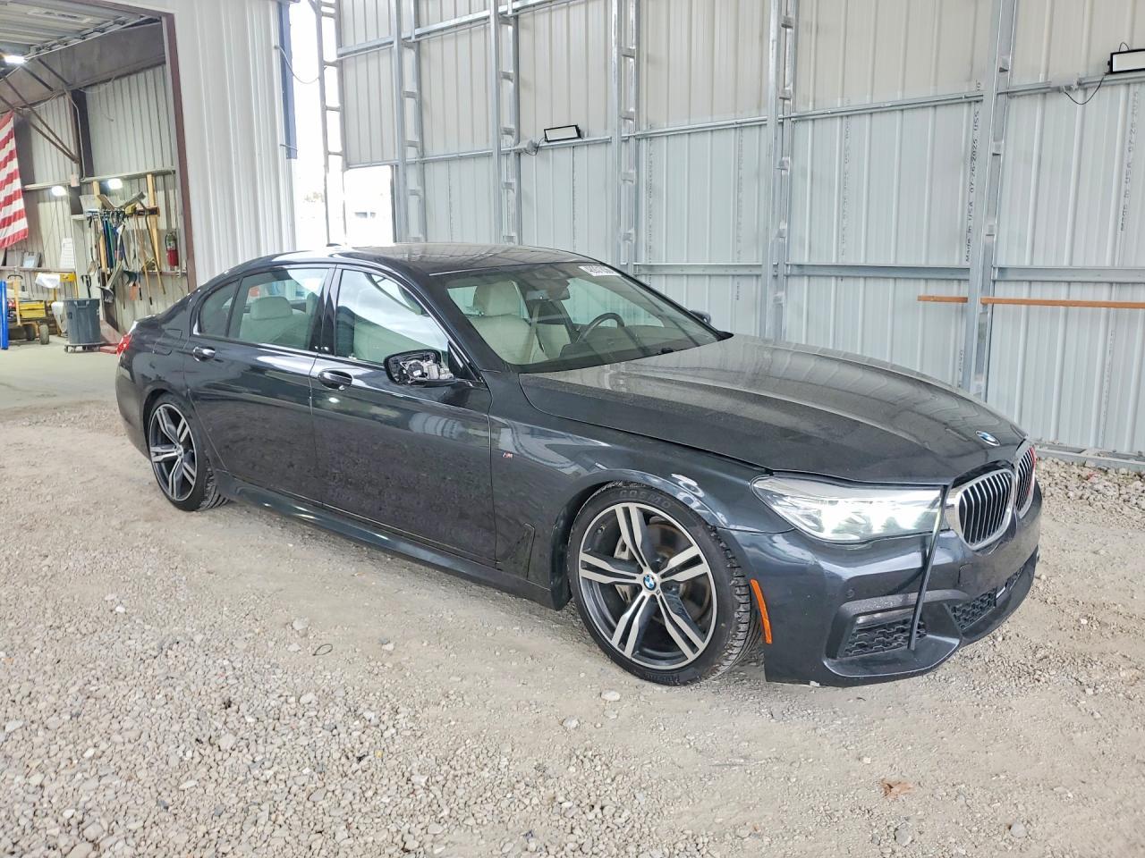 2019 BMW 740 I - Фото 4