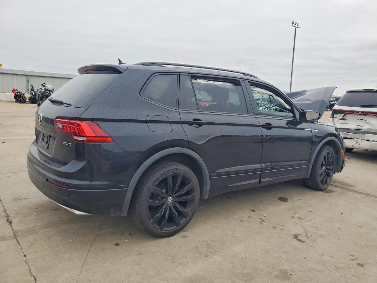 2021 Volkswagen Tiguan Se - Фото 3