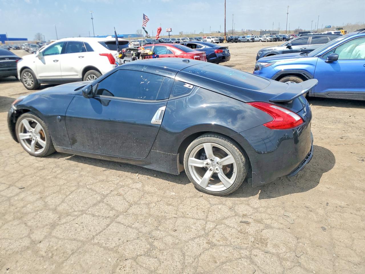 2011 Nissan 370Z Base - Фото 2