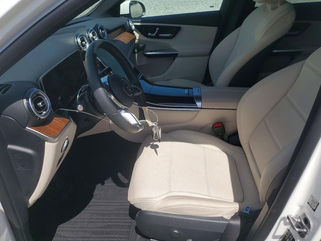 2025 Mercedes-Benz Glc 350E - Image 7