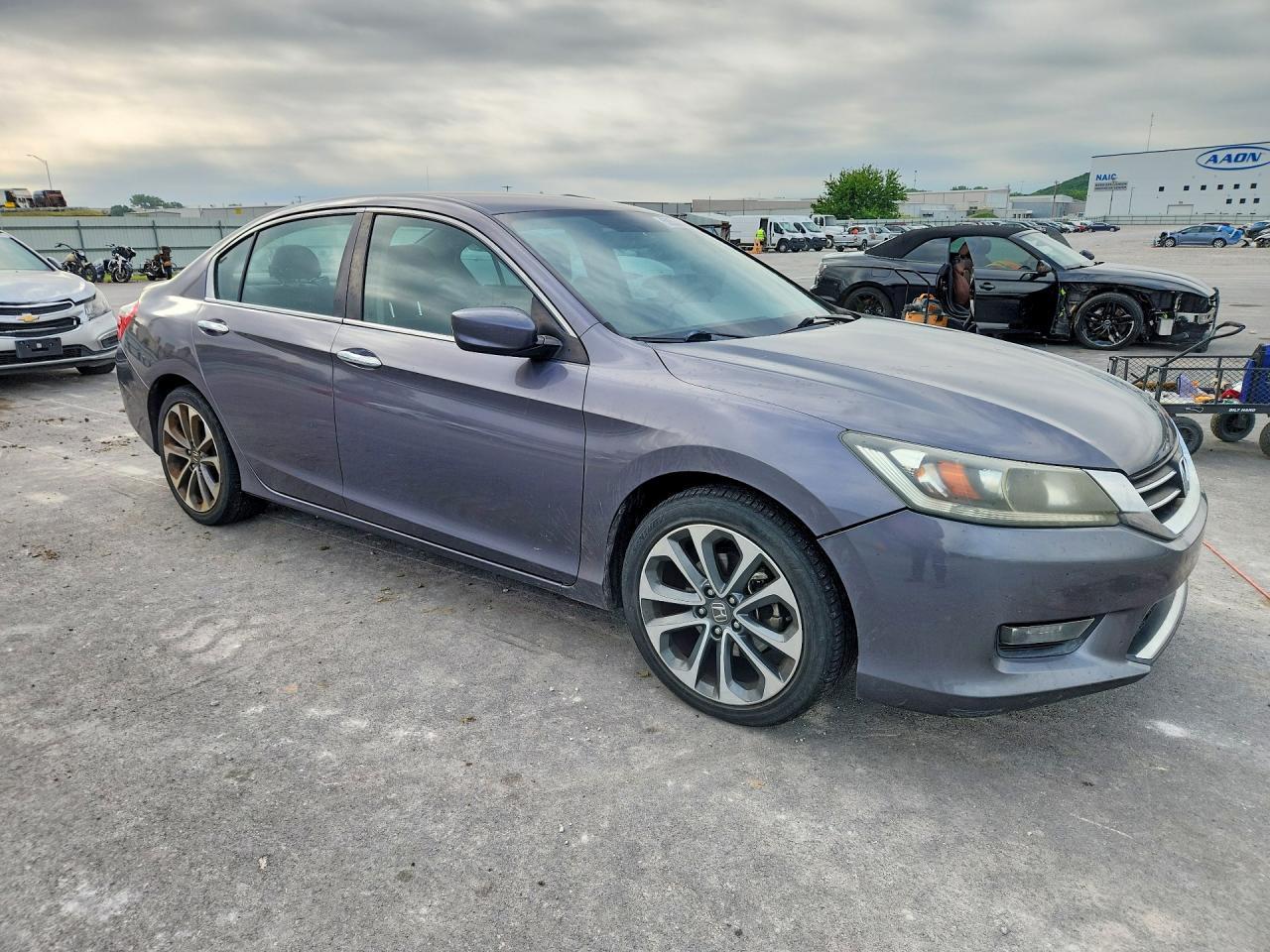 2015 Honda Accord Sport - Image 4