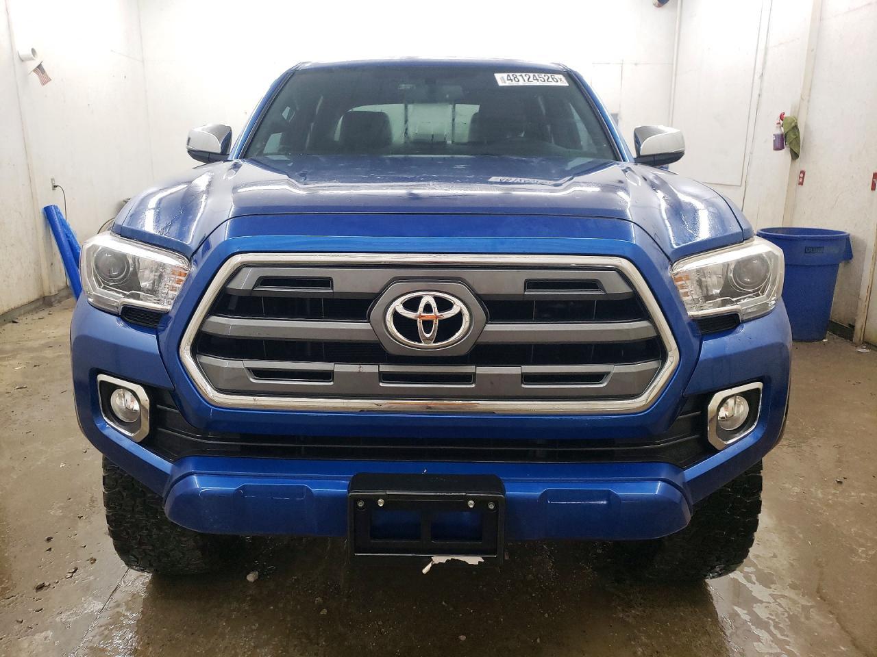 2017 Toyota Tacoma Limited - Image 5