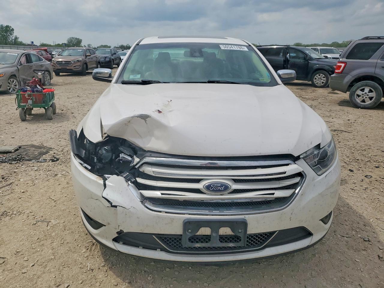 2019 Ford Taurus Limited - Фото 5