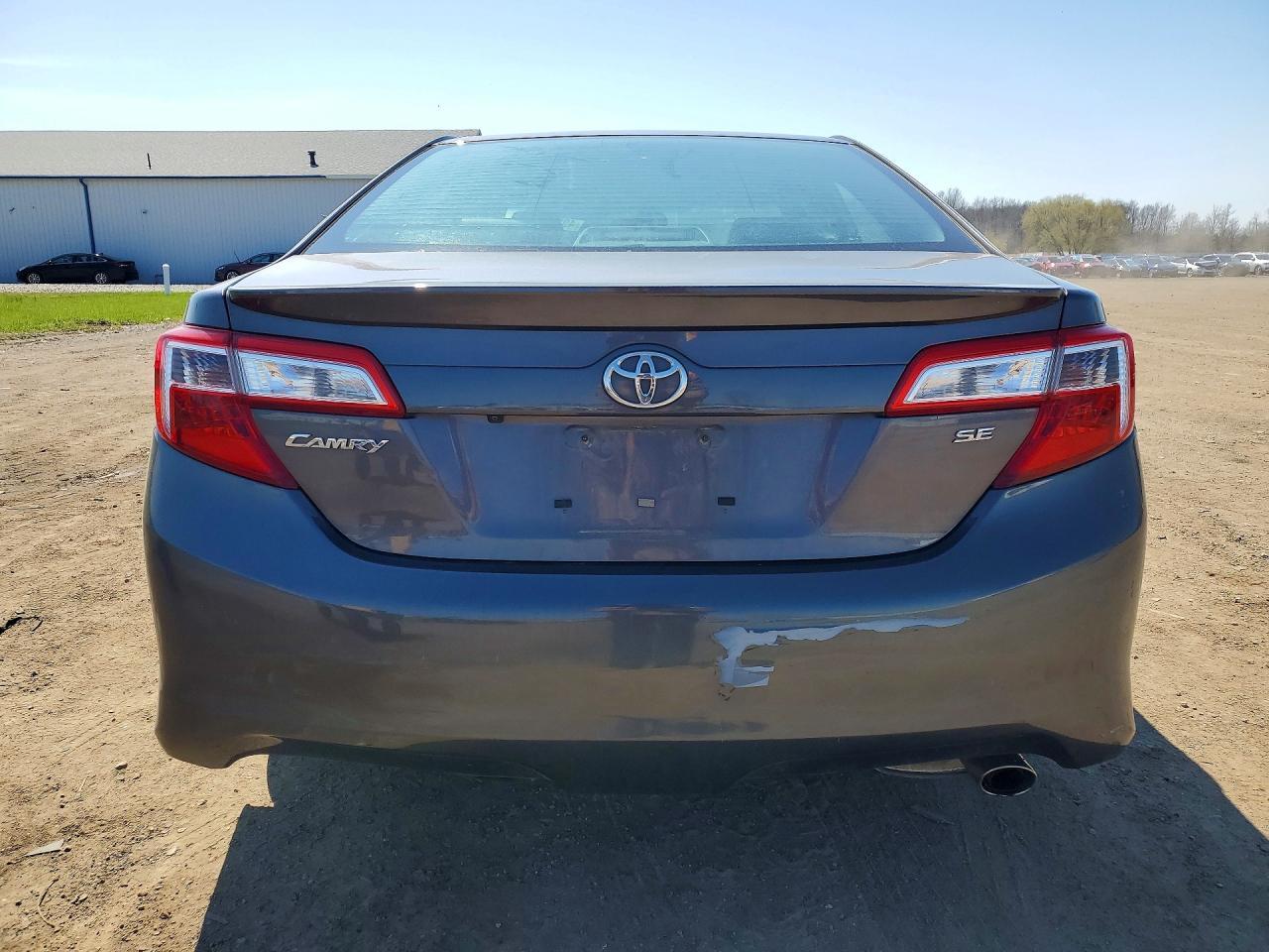 2014 Toyota Camry Se - Фото 6