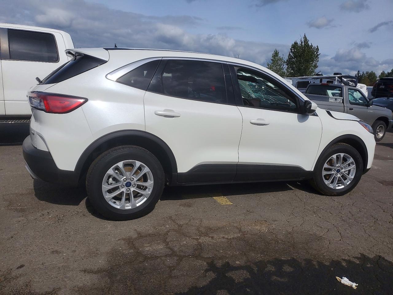2020 Ford Escape Se - Фото 3
