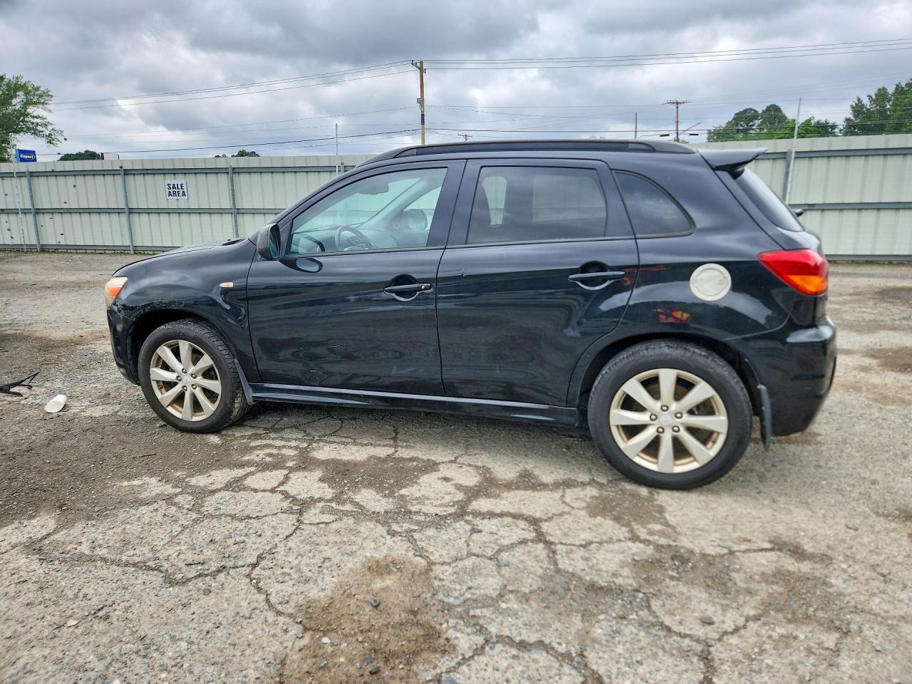 2012 Mitsubishi Outlander Sport Se - Image 2
