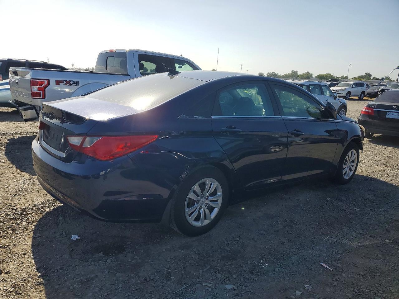 2013 Hyundai Sonata Gls - Image 3