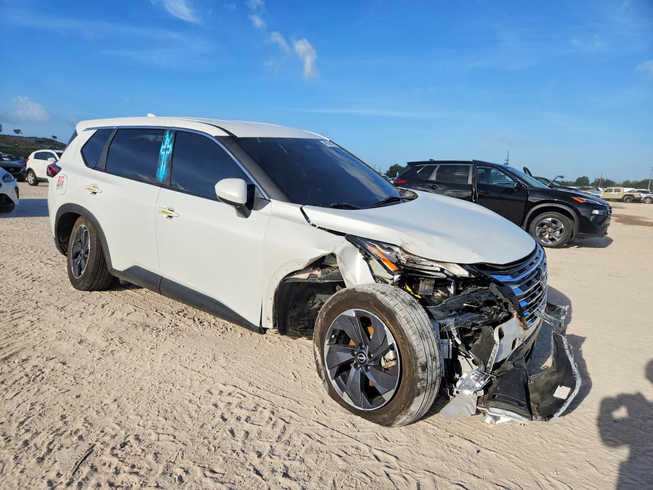 2024 Nissan Rogue Sv - Image 4
