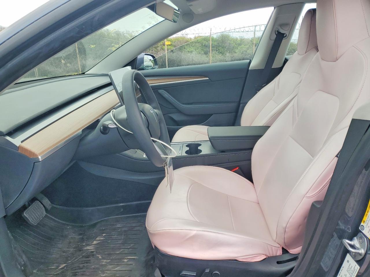 2023 Tesla Model 3 - Image 7