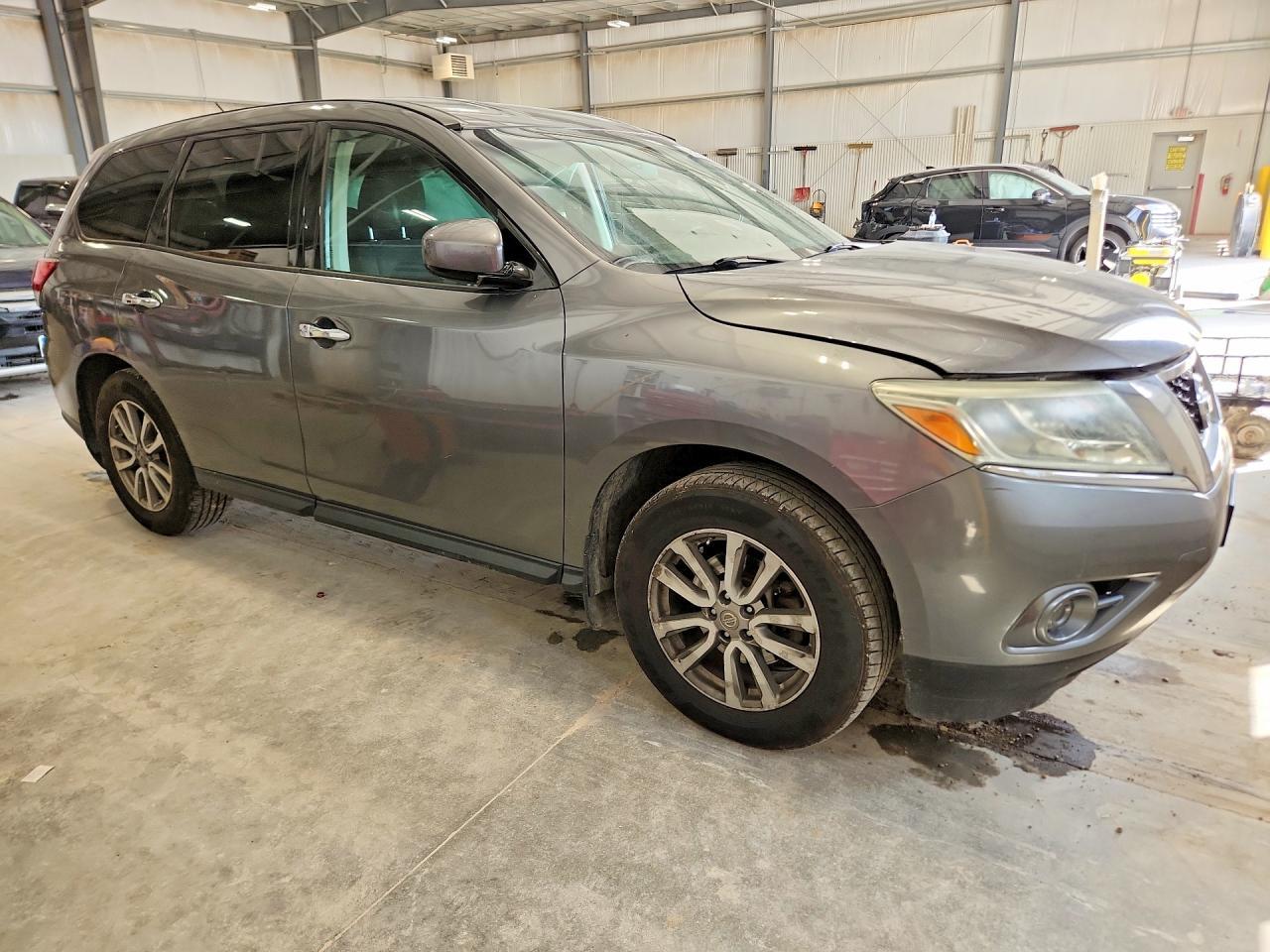 2015 Nissan Pathfinder S - Фото 4