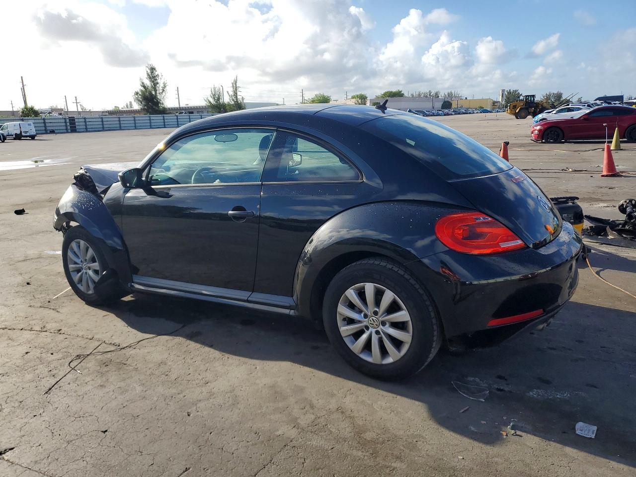 2014 Volkswagen Beetle - Фото 2